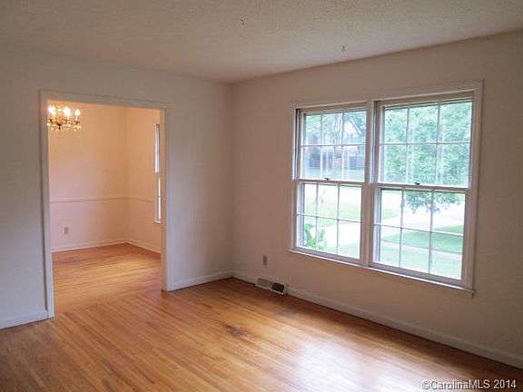 2nd image of 4614 Cloverdale Ave
