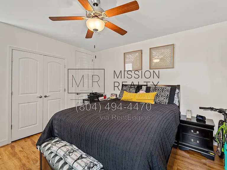 4319 Fountain Square Plz — Photo 18