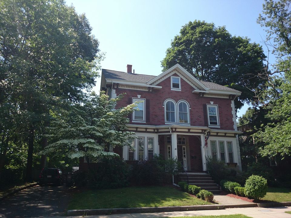 2nd image of 41 Van Winkle St