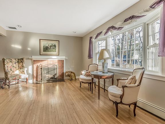 5th image of 163 Hickory Ln