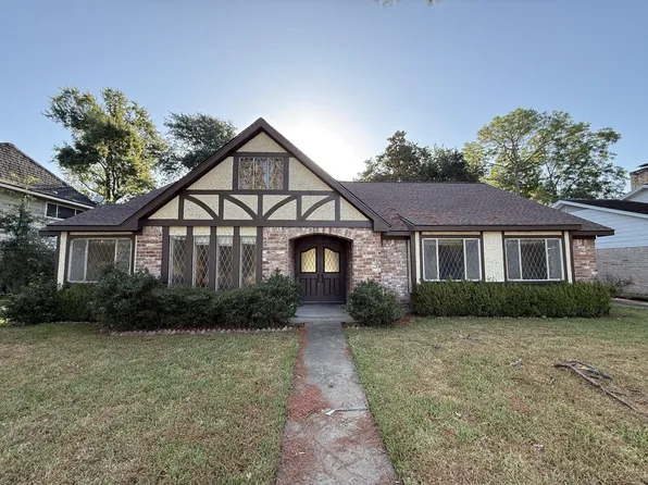 2830 Shadowdale Dr, Houston, TX 77043