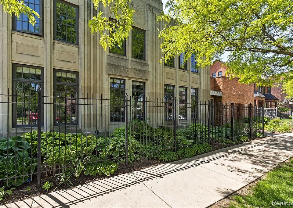 1st image of 627 W Alexandrine St Unit 7