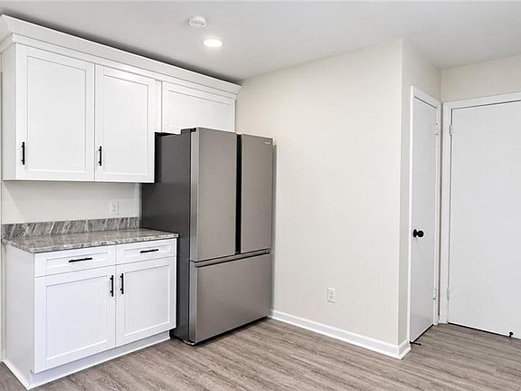 5th image of 404 Redbrick Dr