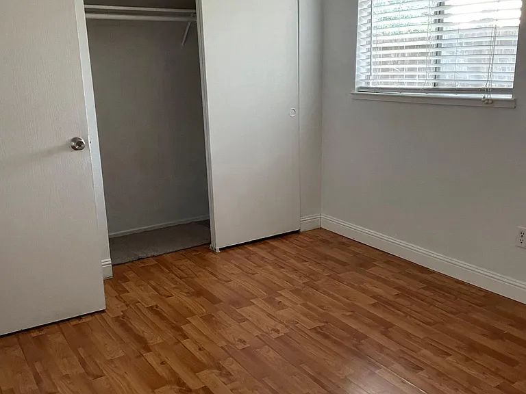 8432 Tam O Shanter Dr — Photo 10