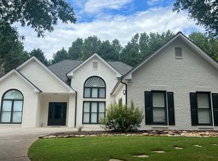 5169 Artesian Spring Dr, Flowery Branch, GA 30542