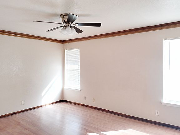 4th image of 2812 Fieldstone Dr