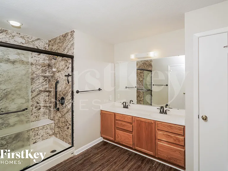 14219 N Hills Village Dr — Photo 11