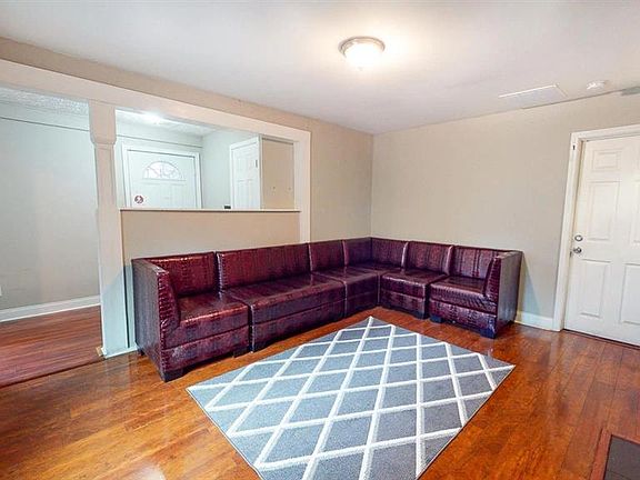5th image of 1860 North Ave NW