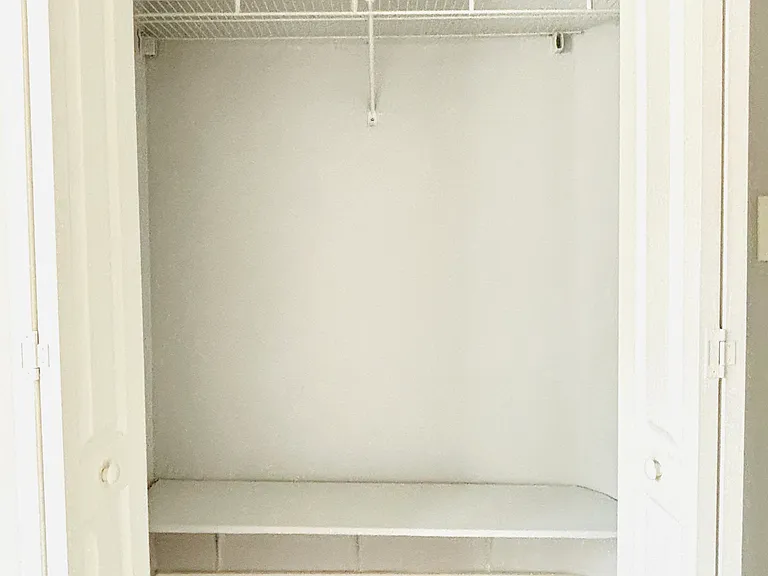 2nd Bedroom (Closet)