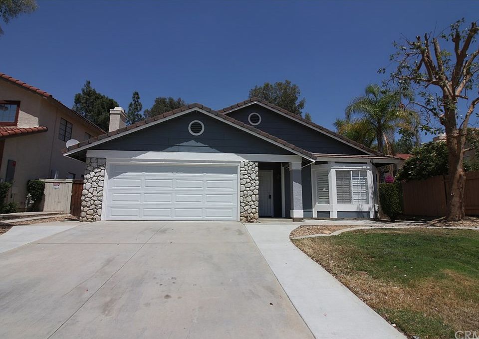 1st image of 10362 Desert Star St