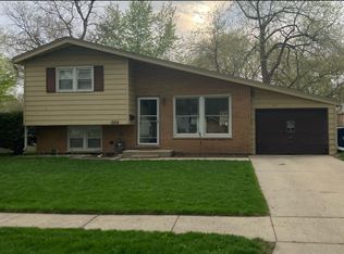 1254 Algonquin Dr, Elgin, IL 60120