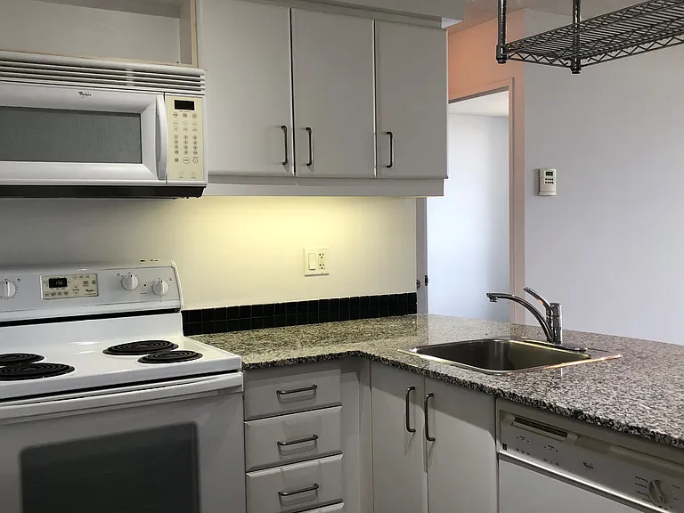 33 Sheppard Ave E #2000 — Photo 9