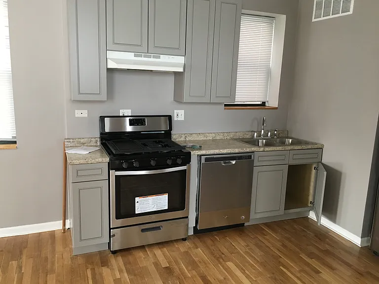 1500 W Chestnut St #1 — Photo 8