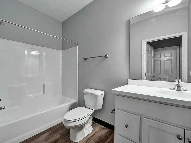 Aquamarine Apartments — Photo 43