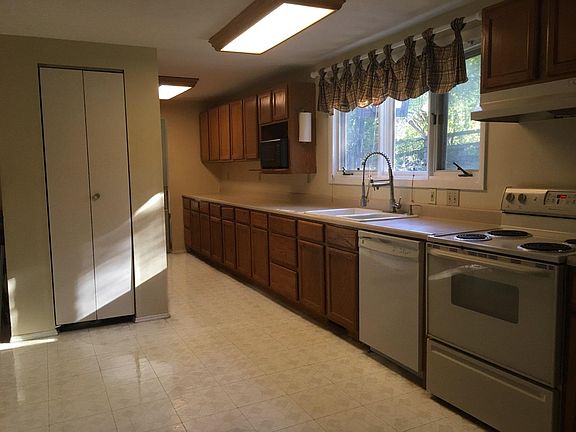 4th image of 4223 Cloverhill Ter