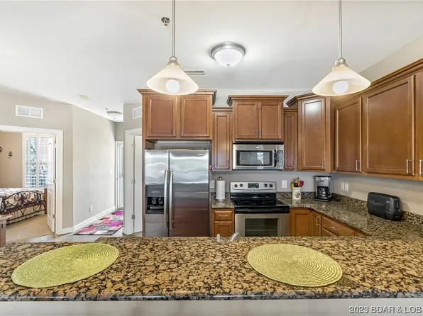 186 Sunset Palms Dr #3E, Camdenton, MO 65020