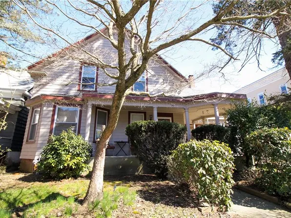 217 Rathbun St, Woonsocket, RI 02895