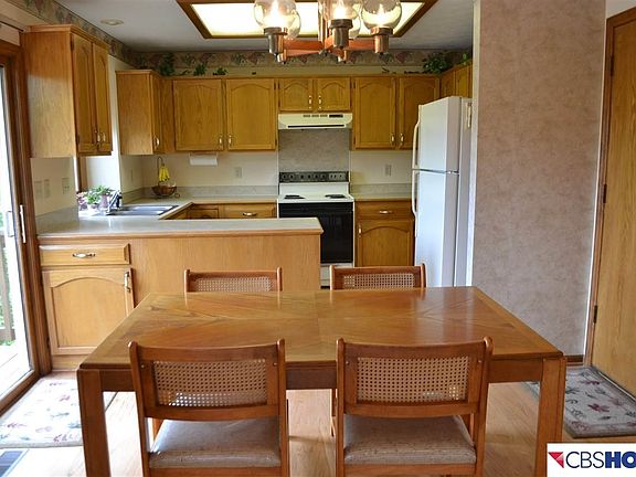 4th image of 9402 Sterling Cir