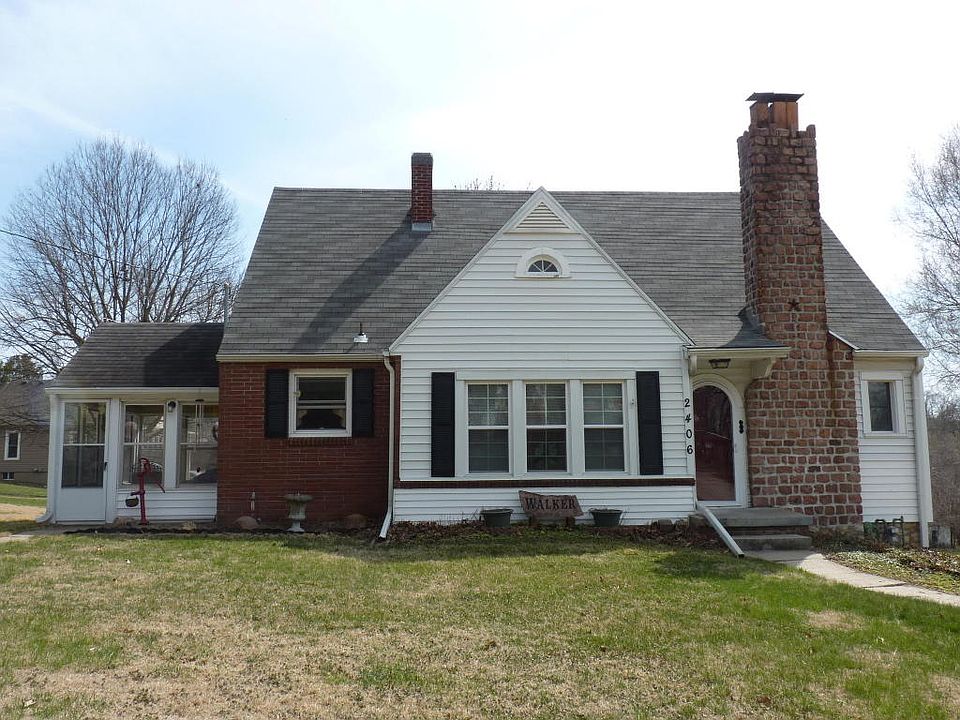 1st image of 2406 Center Dr