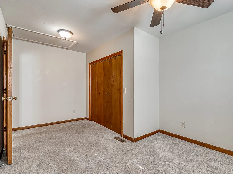 4701 N Peniel Ave — Photo 26