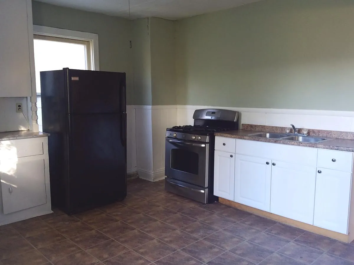108 Greenwood Pl photo 1