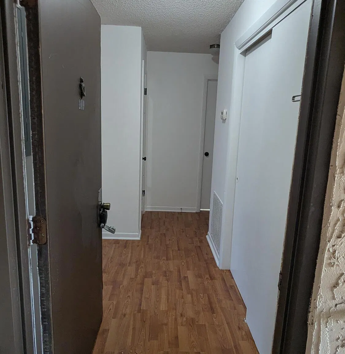 1 bed, 1.0 bath, 792 sqft, $1,300 — Photo 2