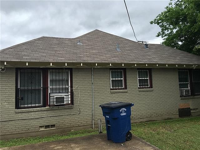 2nd image of 3600 Holmes St