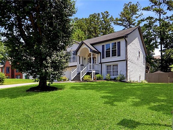 4th image of 925 Garner Spring Ln