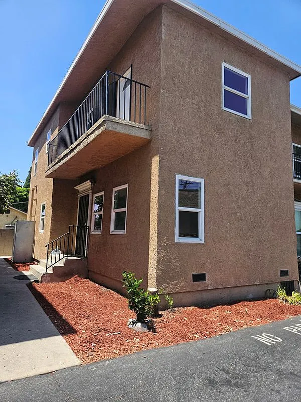 3 bed, 2.0 bath, 1400 sqft, $3,500 — Photo 1