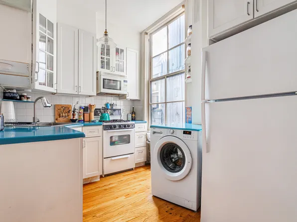 175 East 93rd Street 3B image 2 of 5