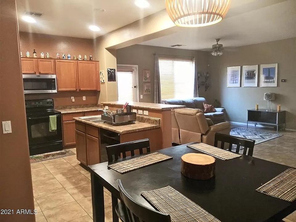 1st image of 918 E Brooke Pl