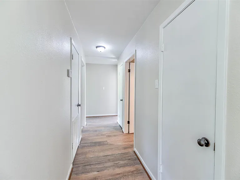 2778 FM 3277 — Photo 12