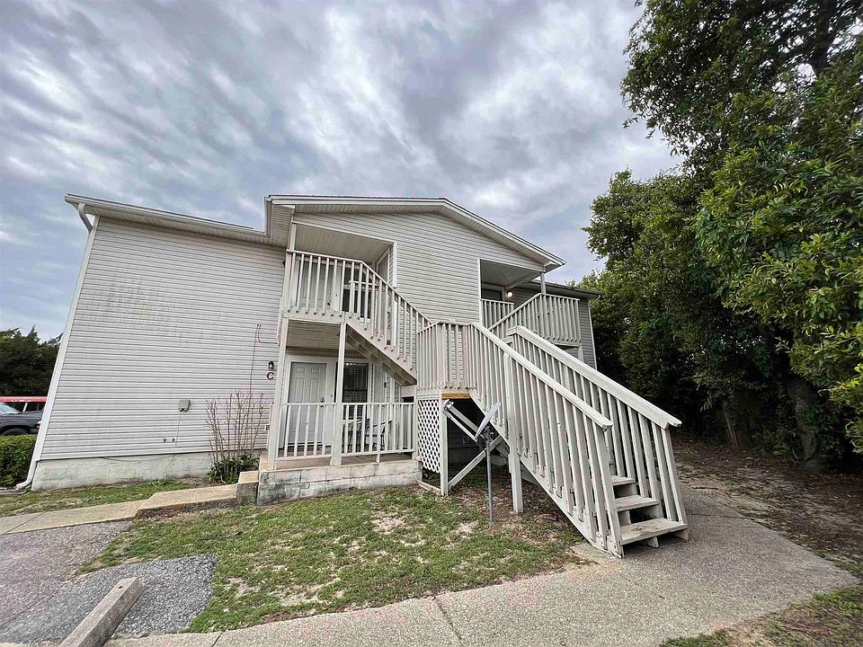 1st image of 3202 Redwood Ln APT E