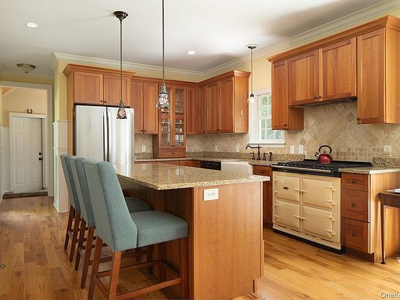 2nd image of 82 Maple Hill Lane