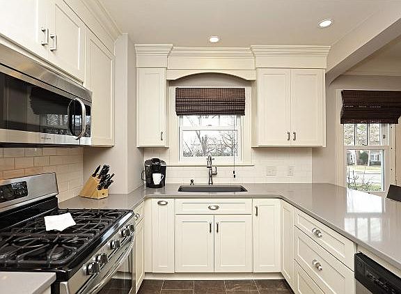 5th image of 1135 Hoyt Ave W