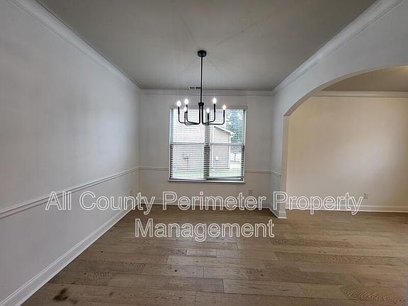 3rd image of 3748 Sycamore Bnd