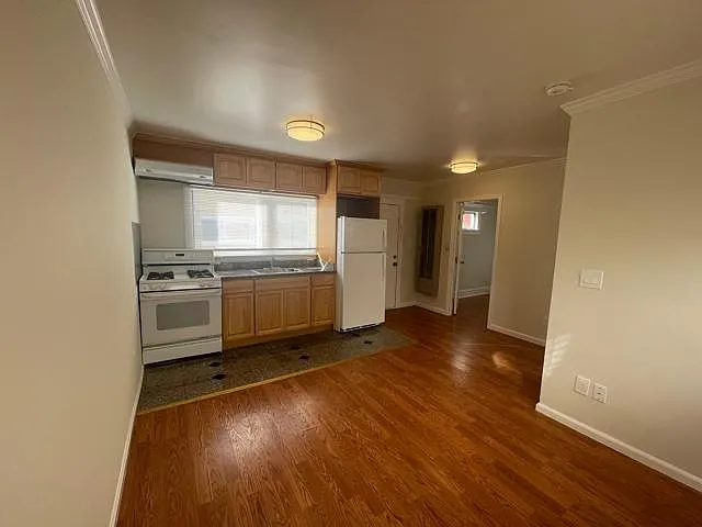 410 Maple Ave #2 — Photo 5
