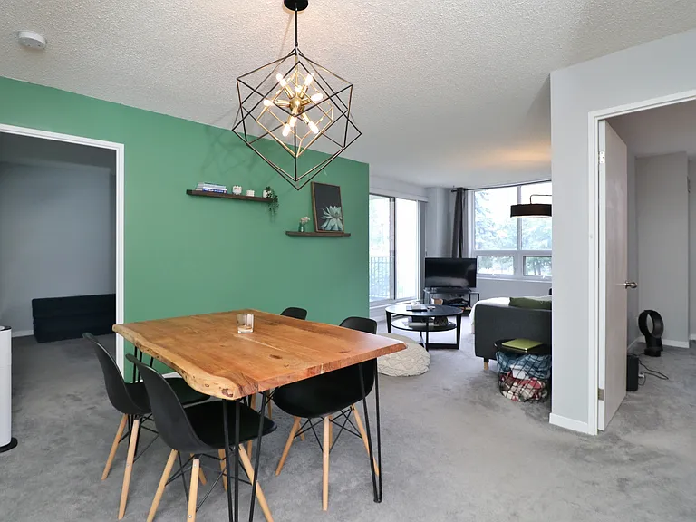 35 Holland Ave #302 — Photo 12