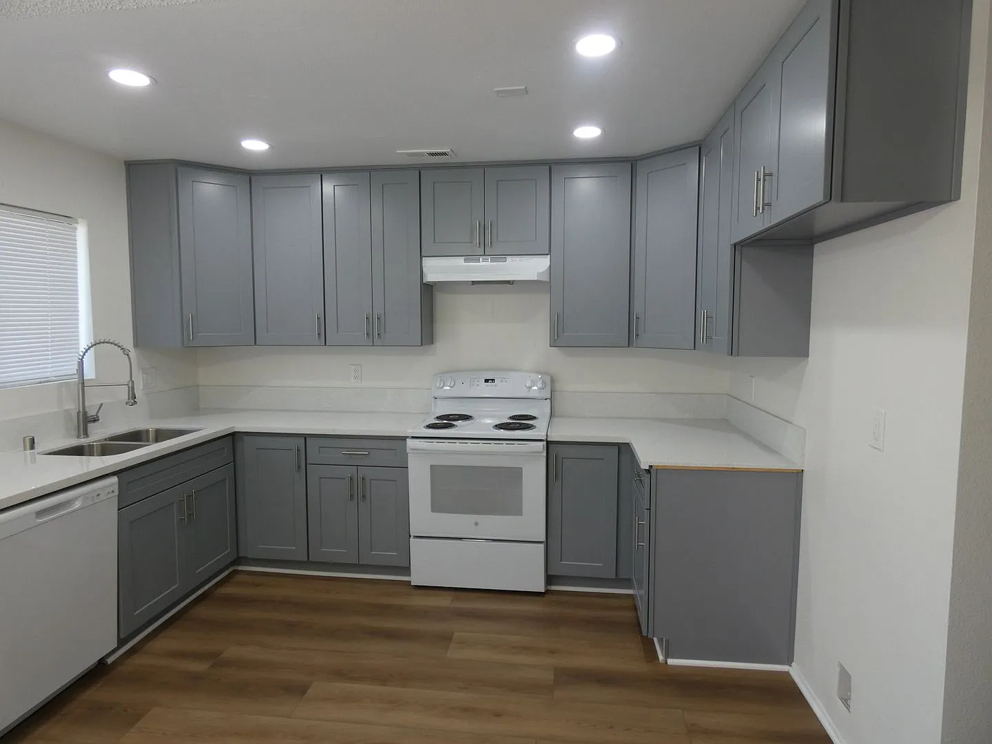 Pickering Ave., 7326 — Photo 3