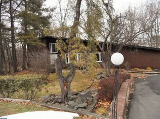 16 Forest Ln, Ewing, NJ 08628