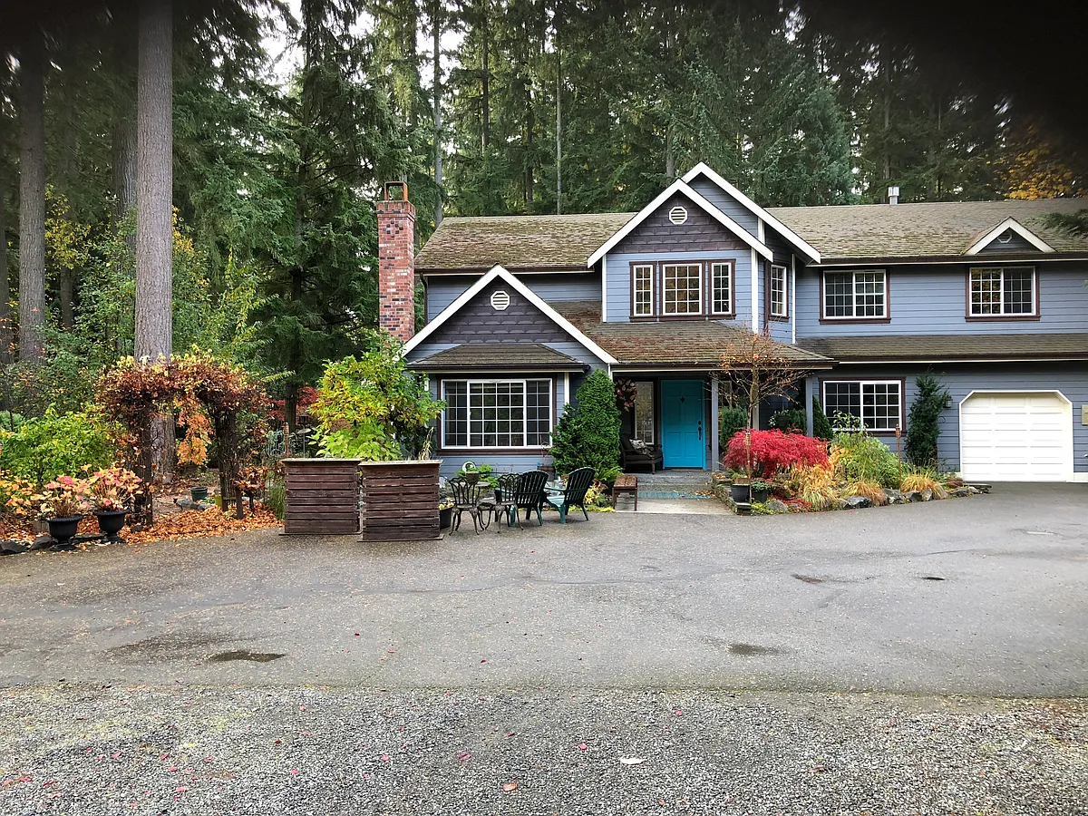 Building Photo - 67th Ave SE