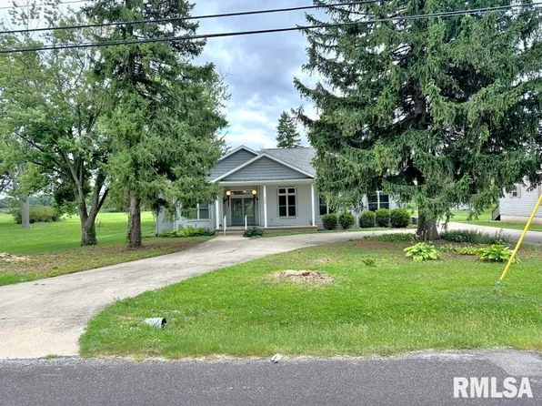 300 Lilac Ln, East Peoria, IL 61611