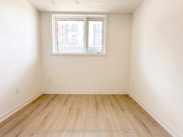 25 Palace St #P32 — Photo 11