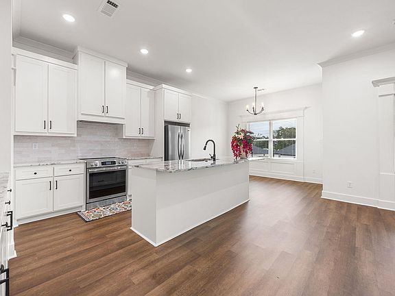 4th image of 125 Michael Dr