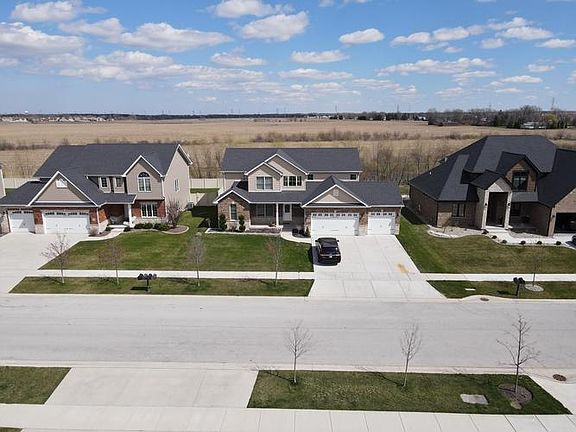 2nd image of 9827 Garden Way