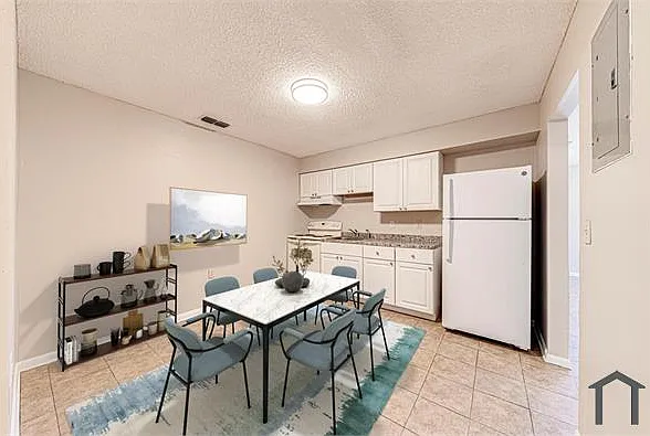 2 bed, $950 — Photo 3