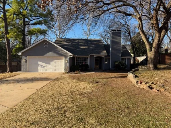 2505 Stamford Ct, Edmond, OK 73034