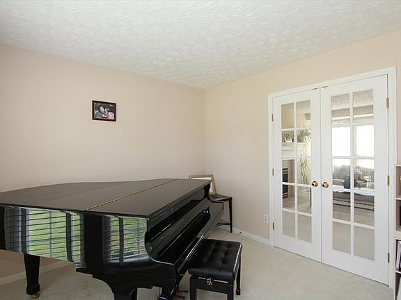 5th image of 2512 Hillsdale Dr