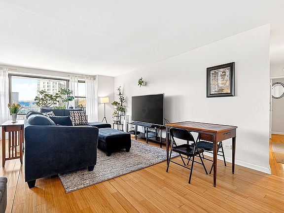 2nd image of 2500 Johnson Ave APT 8k