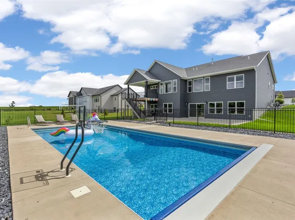 1497 Glen Rock Cir, Marion, IA 52302